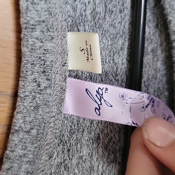 Sweater - Picture 3 of 3